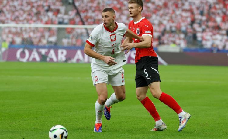 Jakub Piotrowski i Stefan Posch na UEFA Euro 2024, fot. AXEL HEIMKEN/AFP/East News